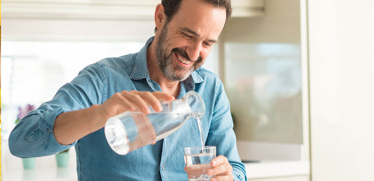 ¿A qué se debe la sed en verano?