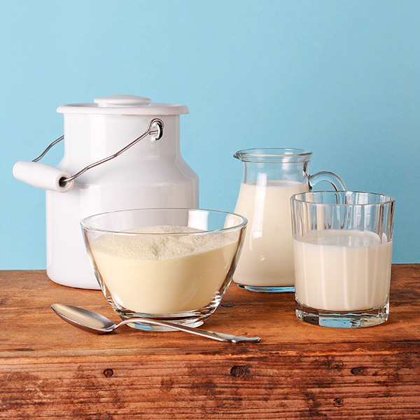¿Es la leche fresca más nutritiva que la leche en polvo?